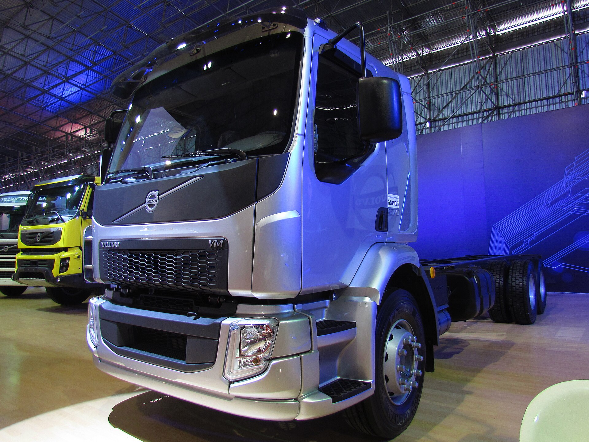 Volvo VM 360 8x2 Rígido 2020
